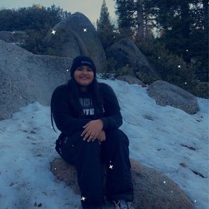 Meet your Posher, Hannah